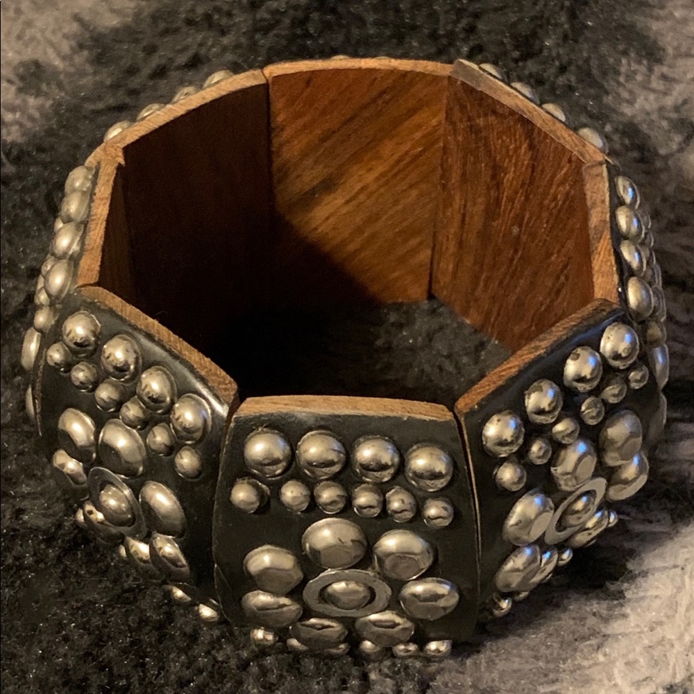 Retro Wood and Stud Stretch Bracelet